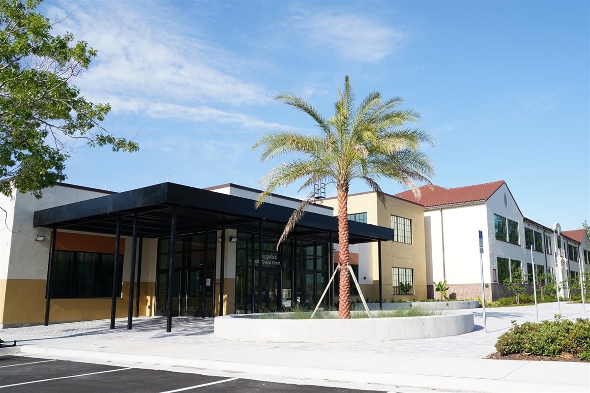 Le Grand Avenue Neighborhood Center, 800 Grand Street, Orlando